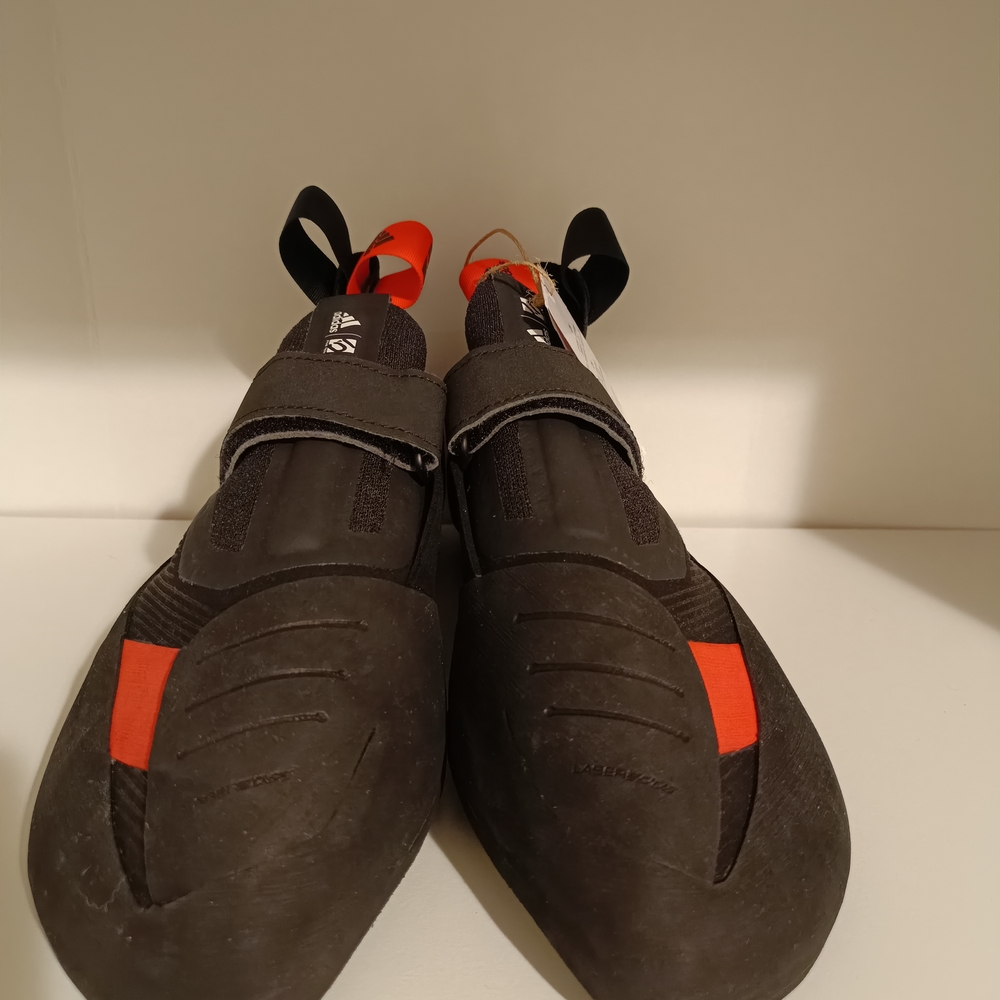 Five Ten Adidas CRAWE Pro Competition Climbing Shoes Men's size 12 Black Red